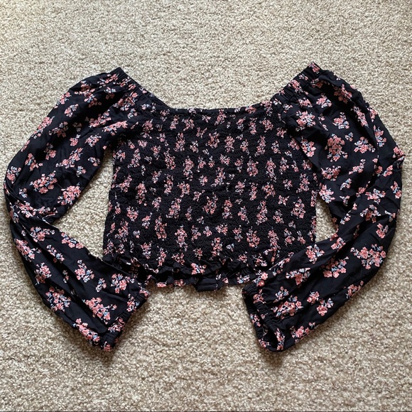 Floral Crop Top - Picture 2 of 4